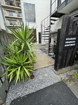 22/23 エントランス