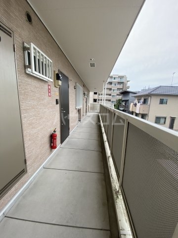 20/30 エントランス