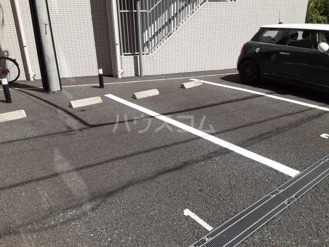 15/18 駐車場