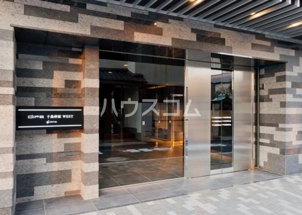 2/5 エントランス