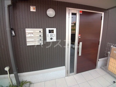 21/30 エントランス