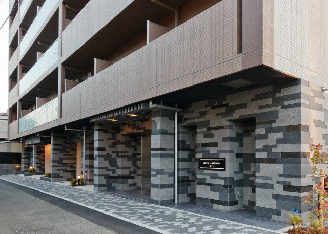 26/30 エントランス