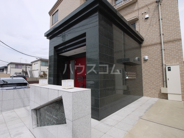 21/30 エントランス