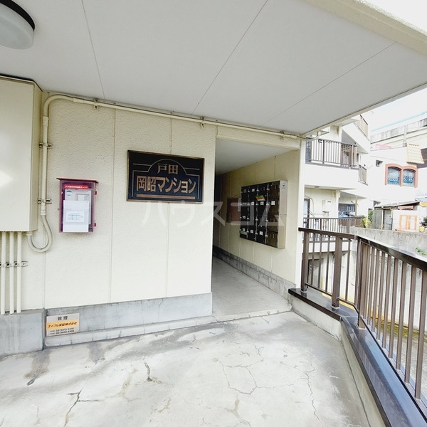 18/27 エントランス