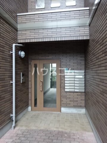 23/30 エントランス