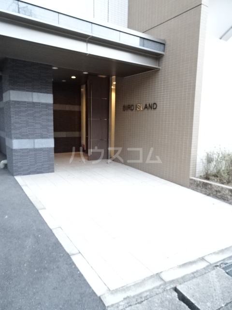 21/30 エントランス