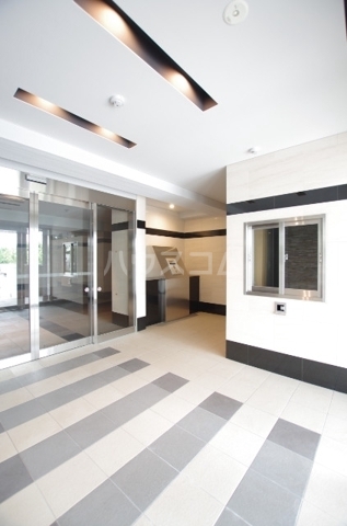 15/18 エントランス