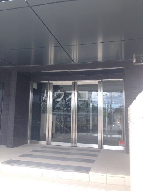 23/25 エントランス