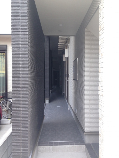 19/23 エントランス