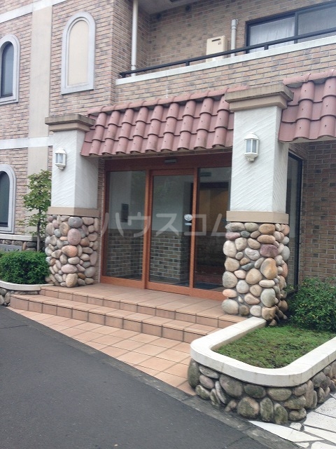 21/26 エントランス