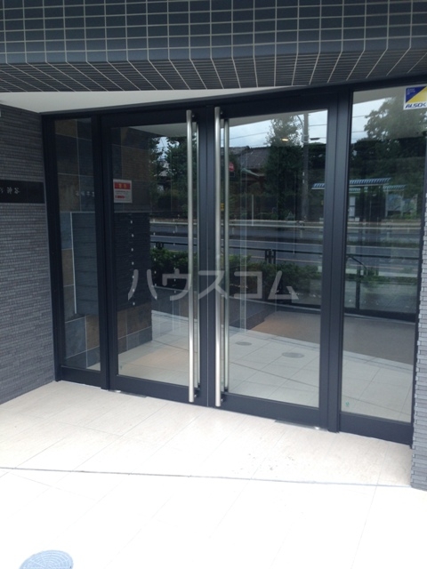 22/26 エントランス