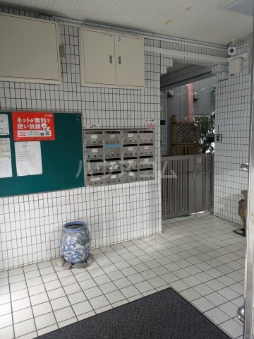 23/30 エントランス