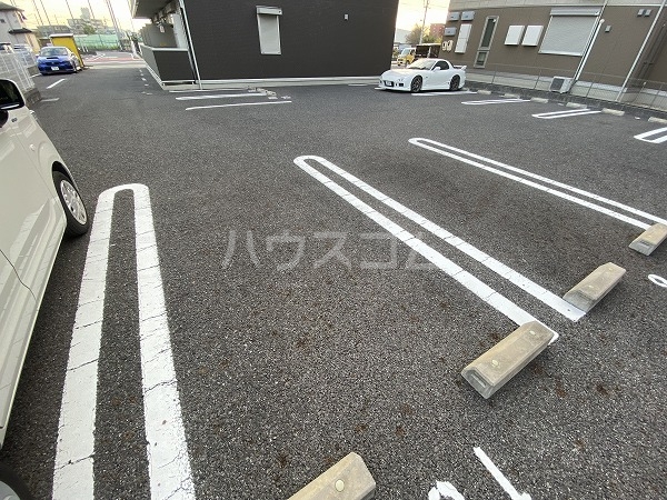 22/30 駐車場