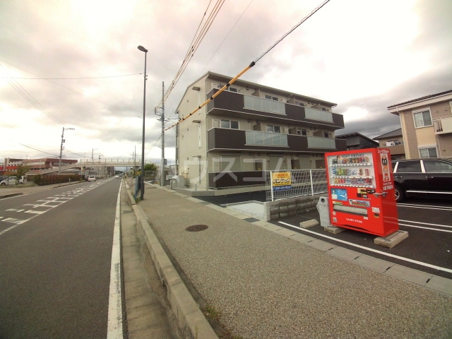 21/30 エントランス