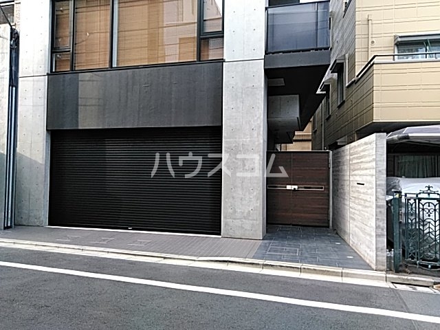 24/26 エントランス