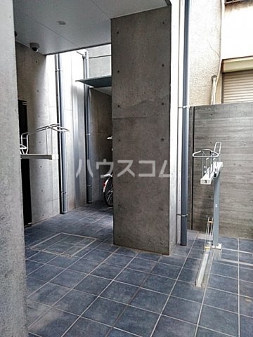 25/26 エントランス