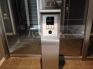 22/30 エントランス