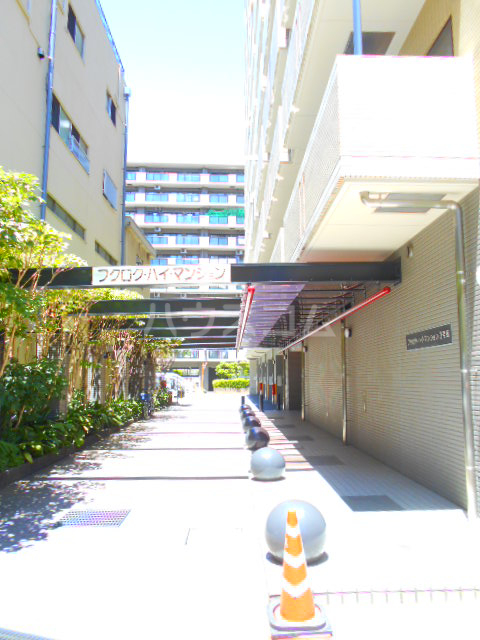 28/30 エントランス