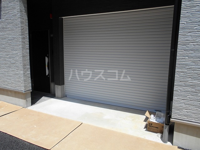 21/30 エントランス