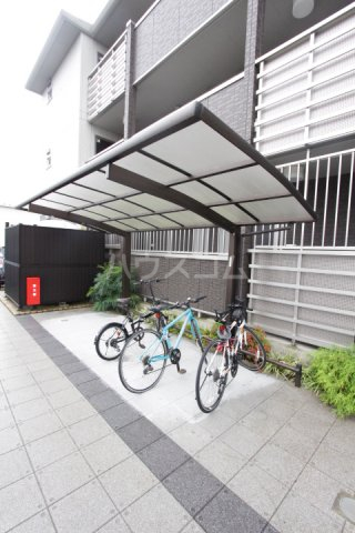 24/30 エントランス