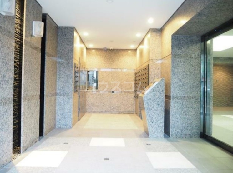 19/29 エントランス