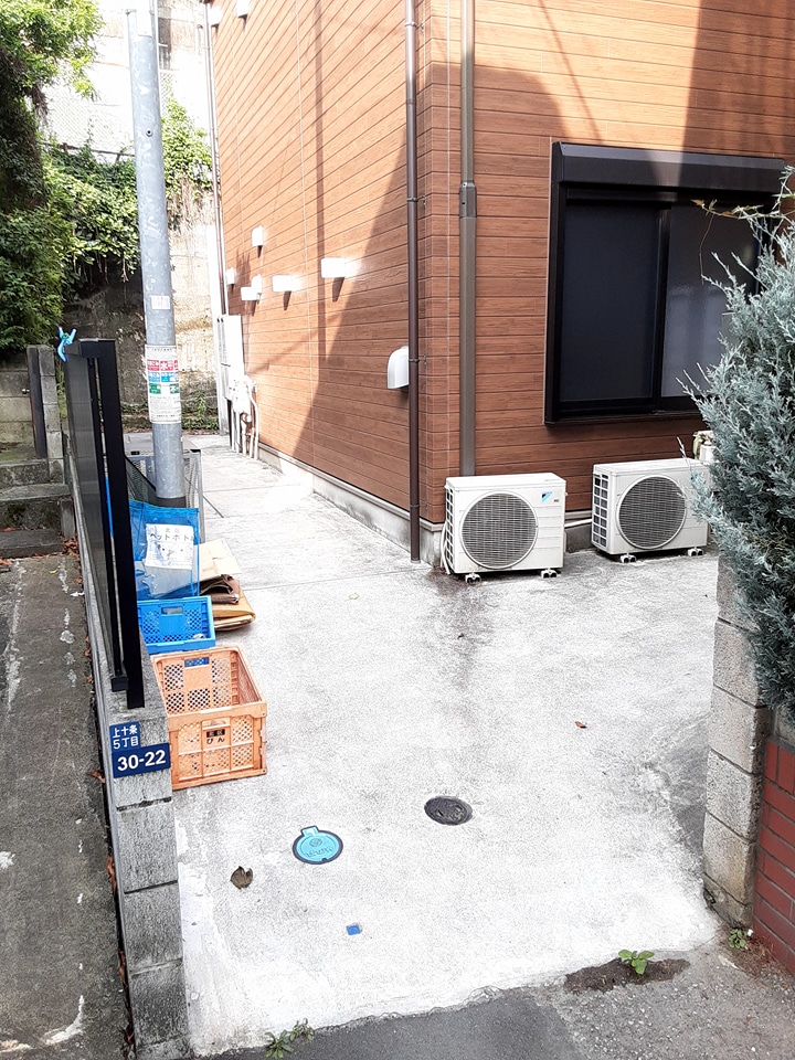 24/27 エントランス