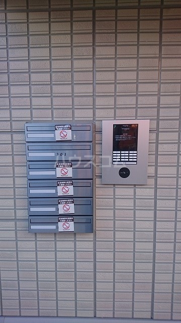 20/30 エントランス