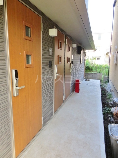 16/18 エントランス