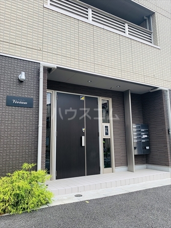 2/3 エントランス