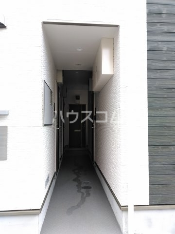 23/25 エントランス