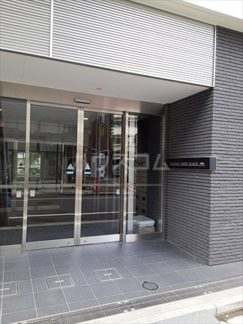 28/30 エントランス