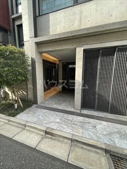 29/30 エントランス