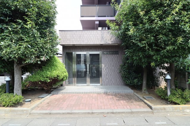 17/23 エントランス