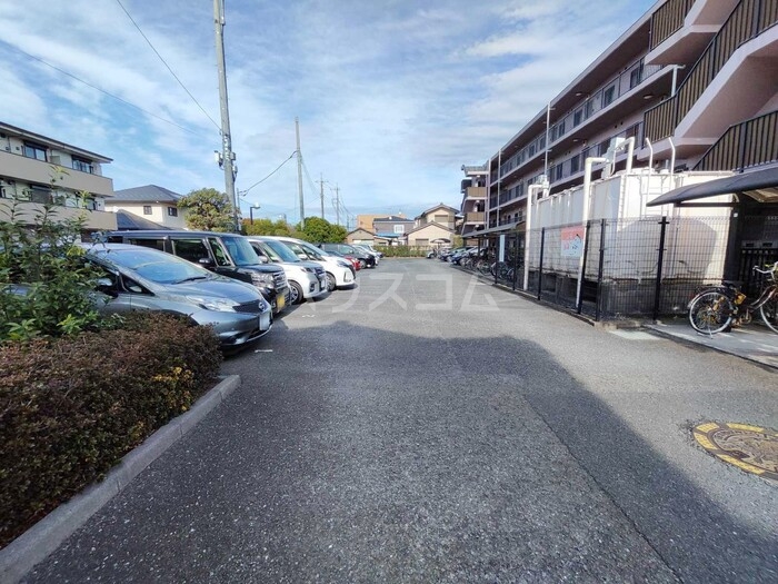 14/19 駐車場