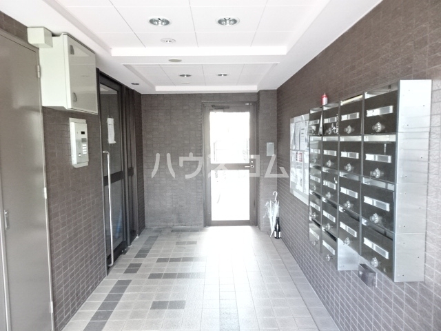 26/30 エントランス