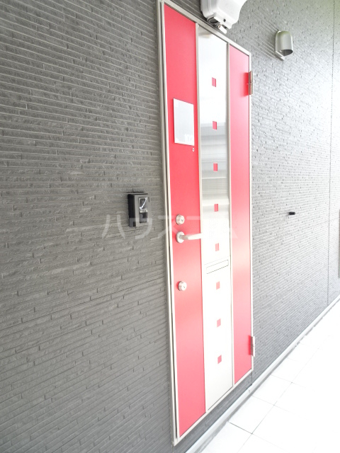 24/30 エントランス