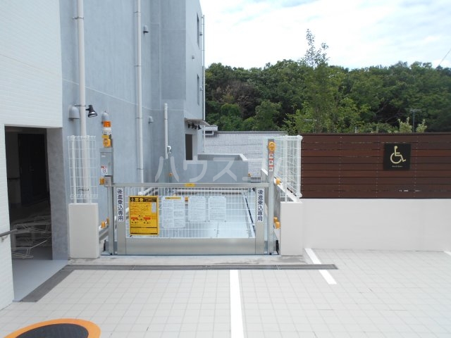 17/18 駐車場