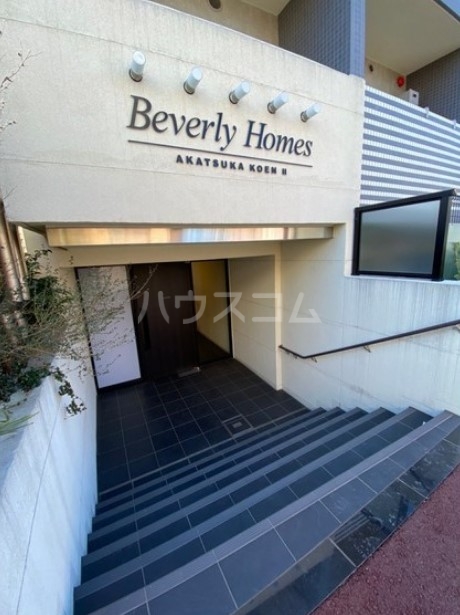 20/23 エントランス