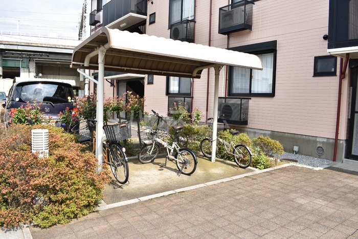 18/25 エントランス