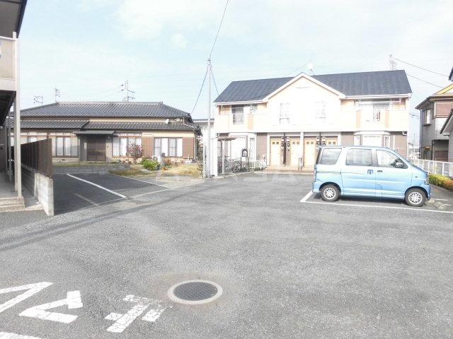 20/28 駐車場