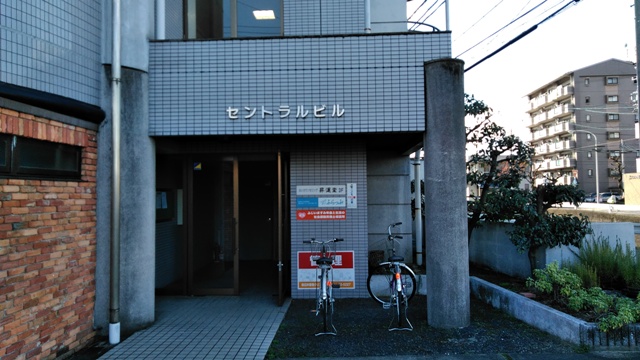 17/25 エントランス