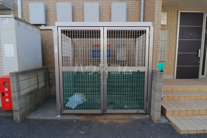 13/22 エントランス