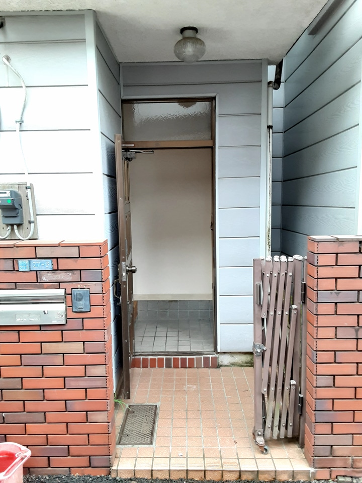 25/30 エントランス