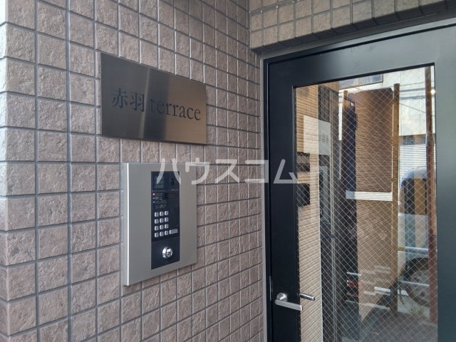 21/30 エントランス