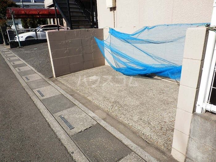 13/22 エントランス