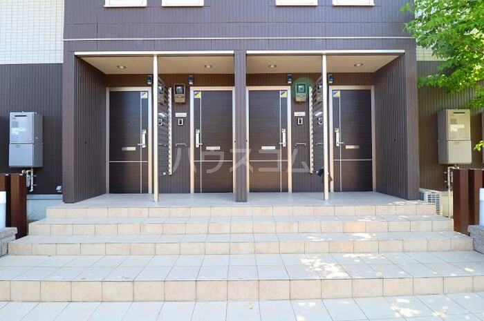 20/28 エントランス