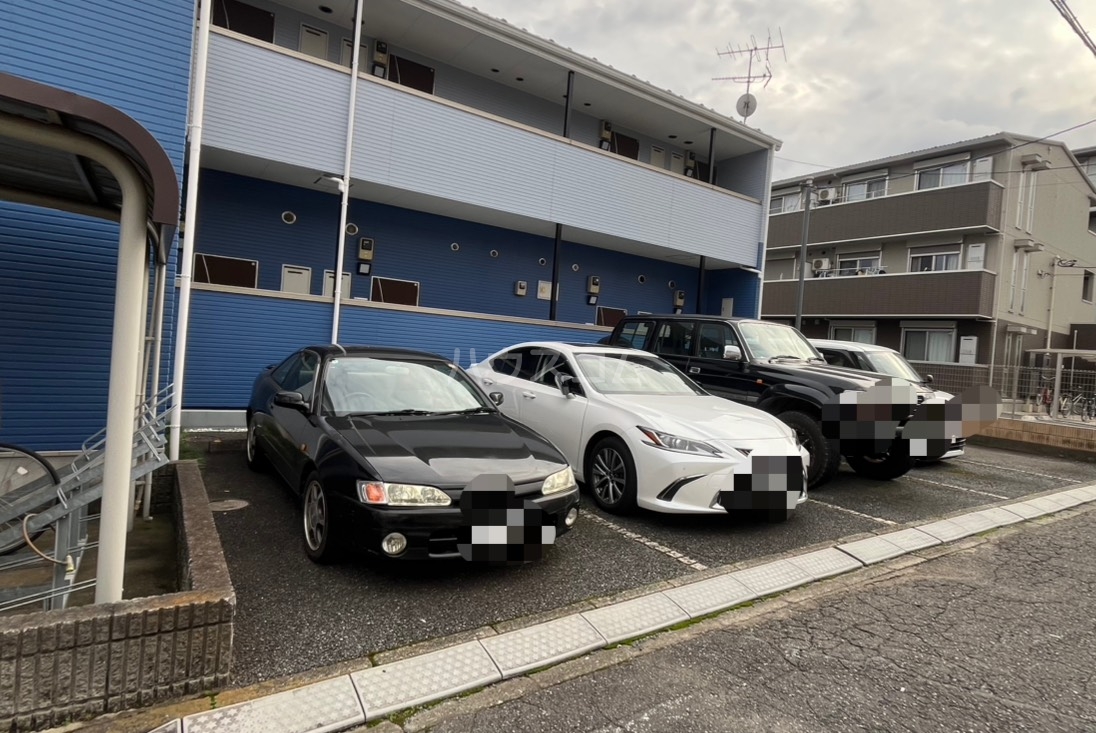 28/30 駐車場