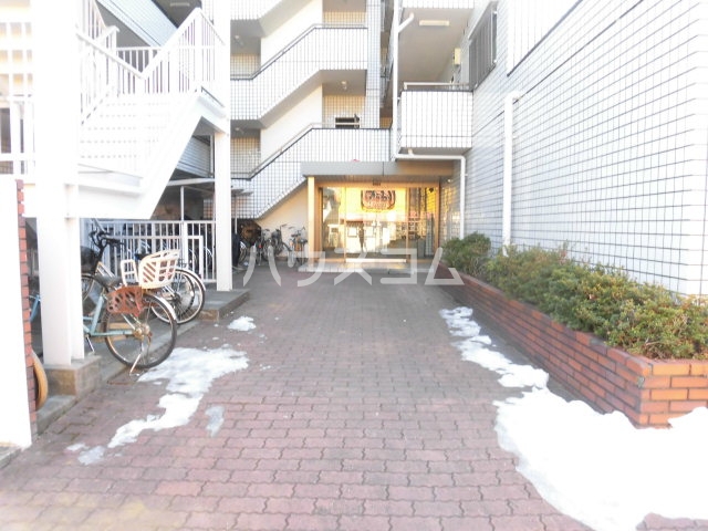 20/29 エントランス