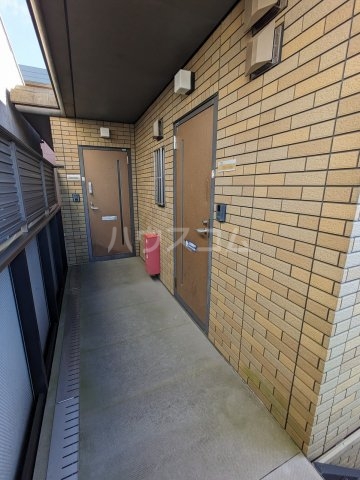 21/23 エントランス