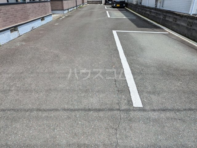 2/7 駐車場